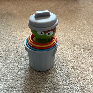 Bright Starts Sesame Street Oscar the Grouch’s Stacking Cans Stackable Cups